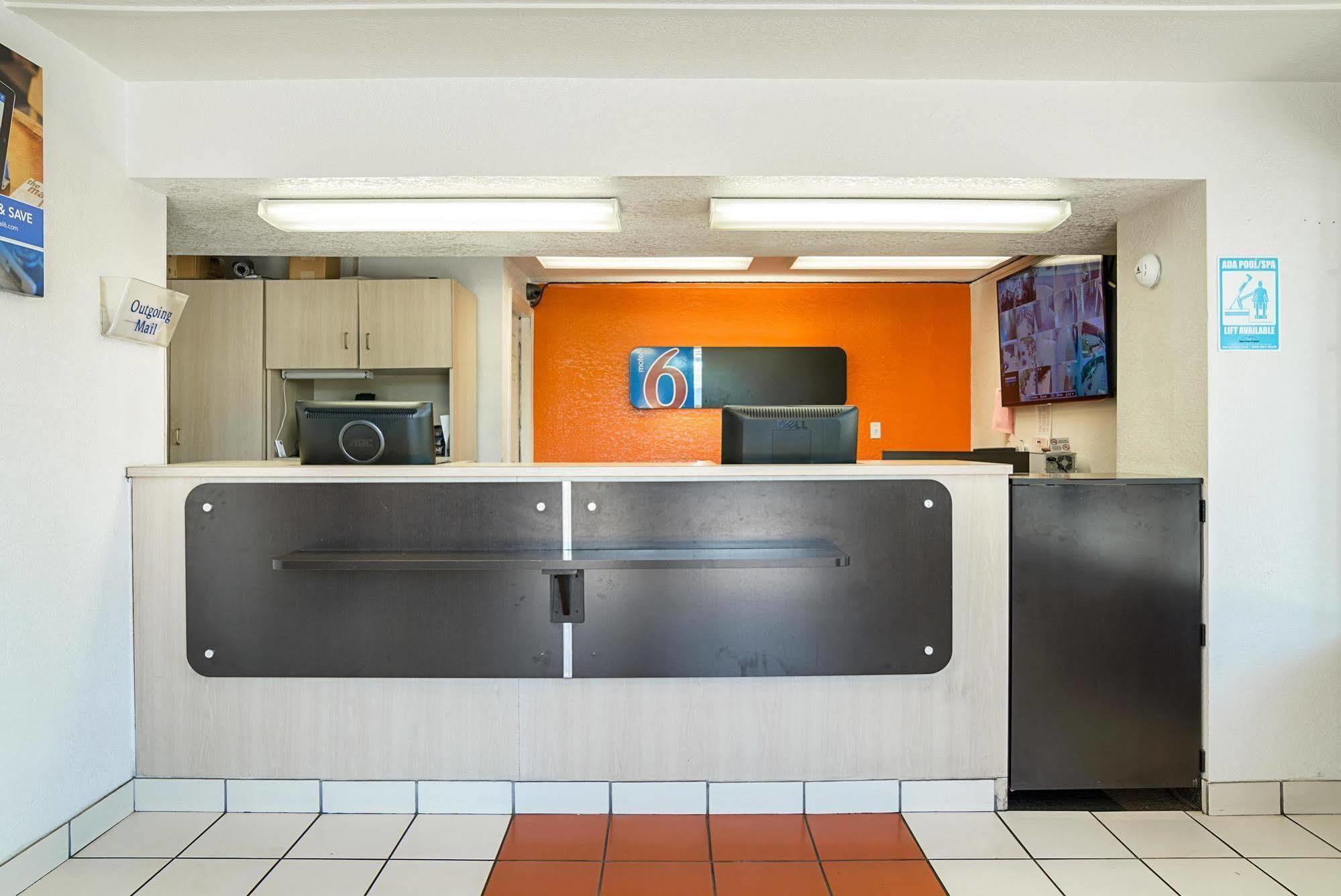 Motel 6-Little Rock, AR - West Exterior foto